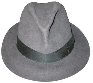 A_fedora_hat,_made_by_Borsalino.jpg