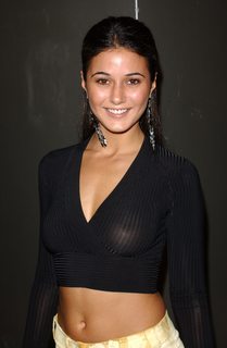 emmanuelle-chriqui-pokies-2.jpg