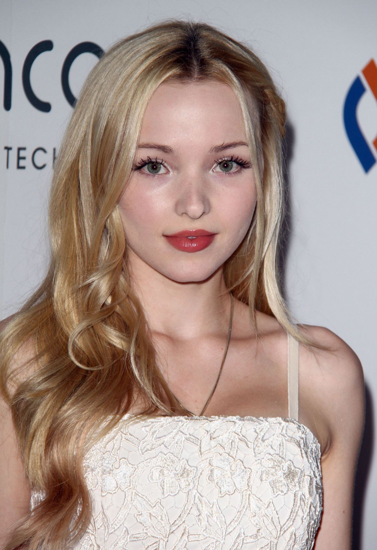 Dove Cameron - /hr/ - High Resolution - 4archive.org