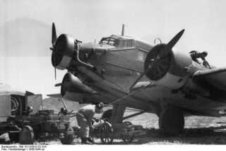 Bundesarchiv_Bild_101I-026-0122-32A,_Griechenland,_Kreta,_Ju_52.jpg