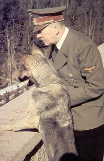 Hitler und Blondi 2.jpg