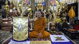 160428175252-football-leicester-city-thai-buddhist-monk-exlarge-169.jpg