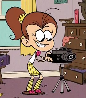 Luan with a camera 2.png
